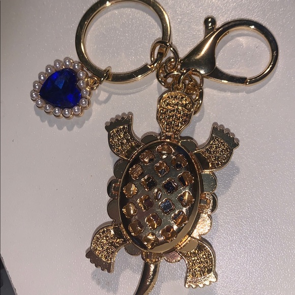 Turtle purse/bag charm Keychain w/ heart charm - Picture 4 of 5